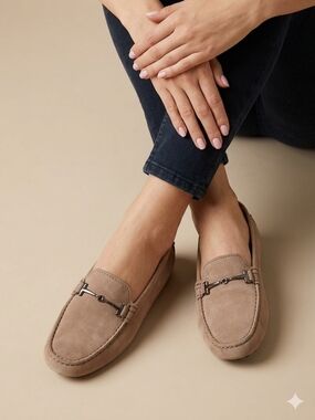 Tod's Leather Women's Suede Driving Moccasins in Light Brown Size 7.5